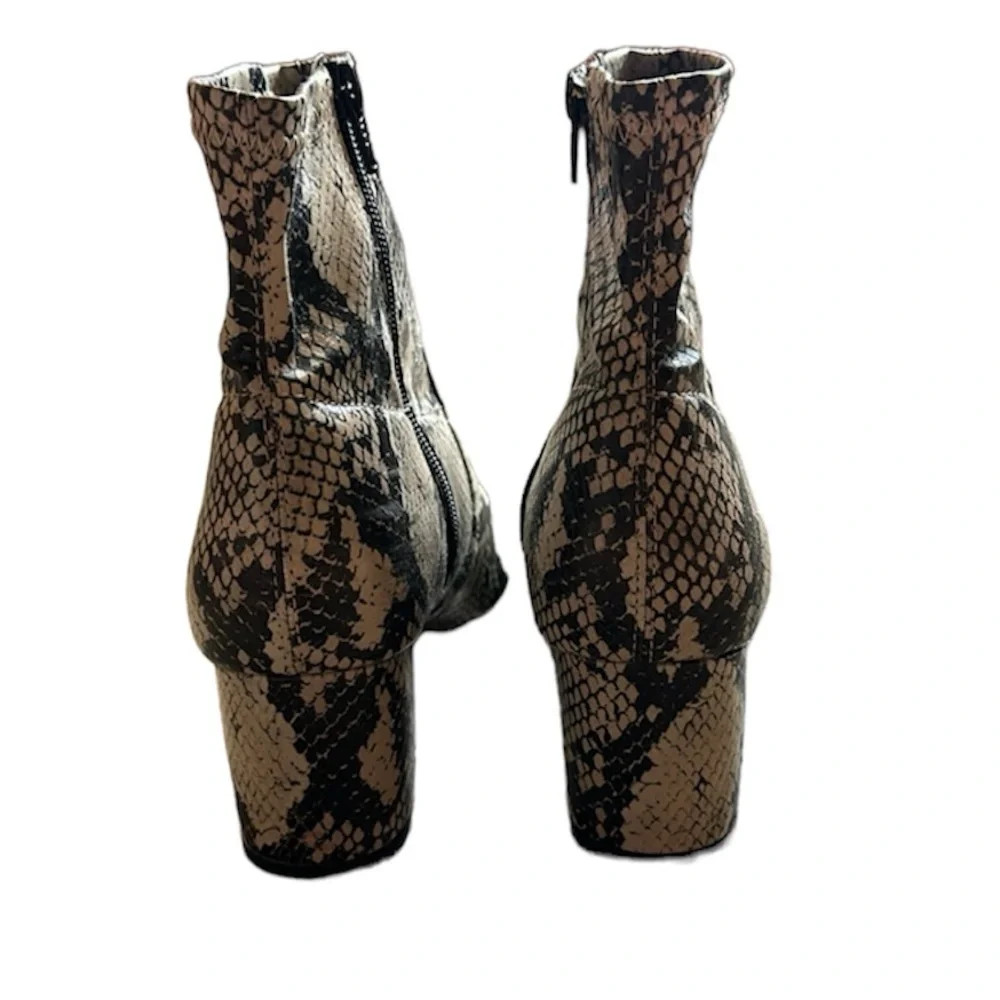 Time And Tru Reptile Look Tan & Brown Size Zip Booties